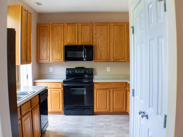 5145 Mabe Dr — Photo 4