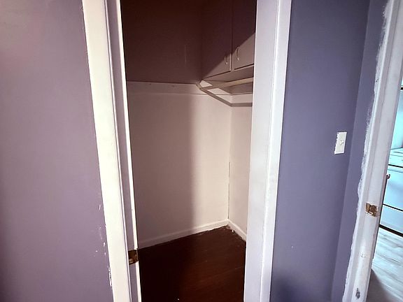 5th image of 9439 Chalmers St #104