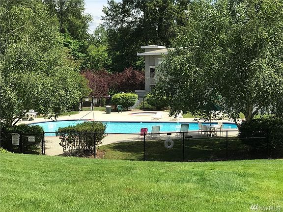 3rd image of 12700 NE 8th St #209