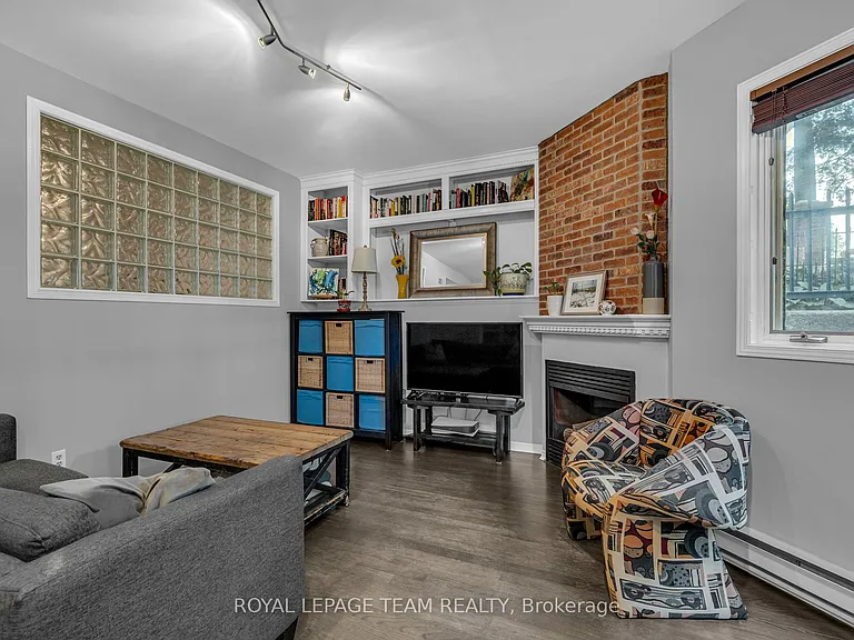 513 King Edward Ave #1 — Photo 10