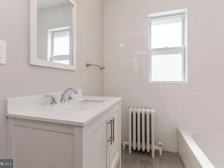 1600 W 10th St #1 — Photo 16