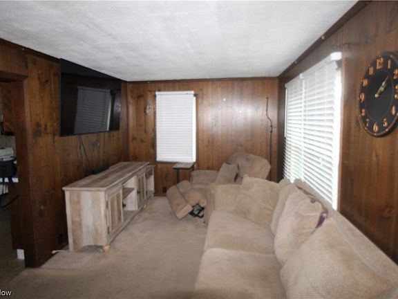 5th image of 237 Bell Ave