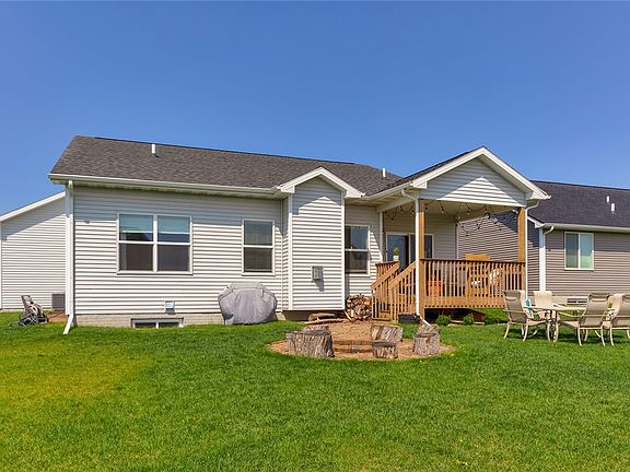 4th image of 2407 NW North Creek Dr