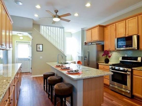 5th image of 1216 N Wolcott Ave