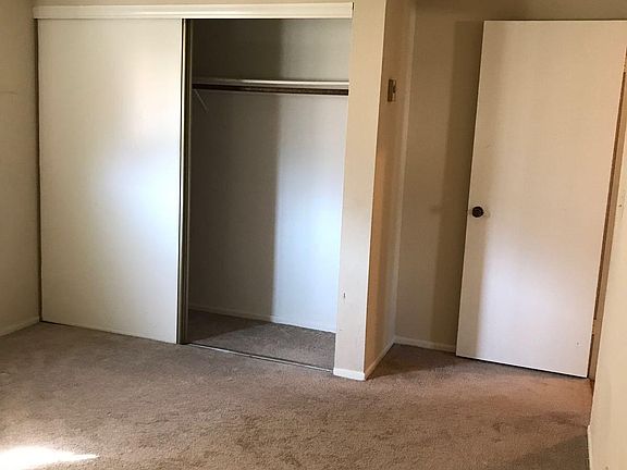 5th image of 3030 Montrose Ave