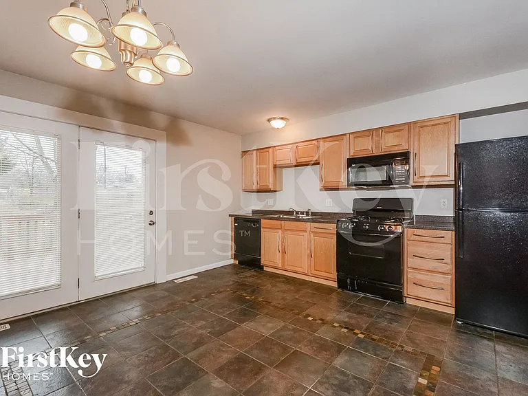 1224 Yorktown Dr — Photo 7