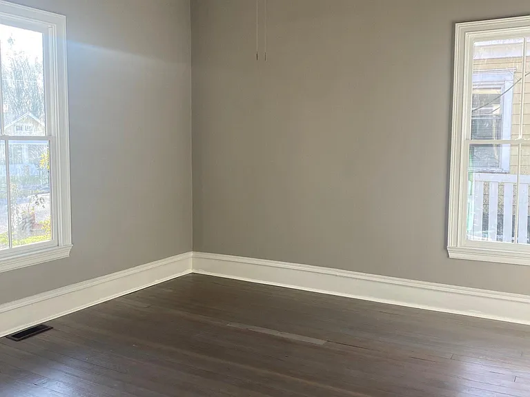 661 Gillette Ave SW — Photo 4