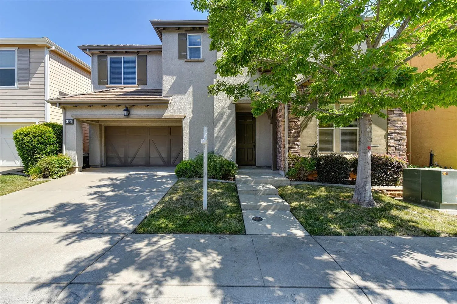 3 bed, 1345 sqft, $2,600 — Photo 1