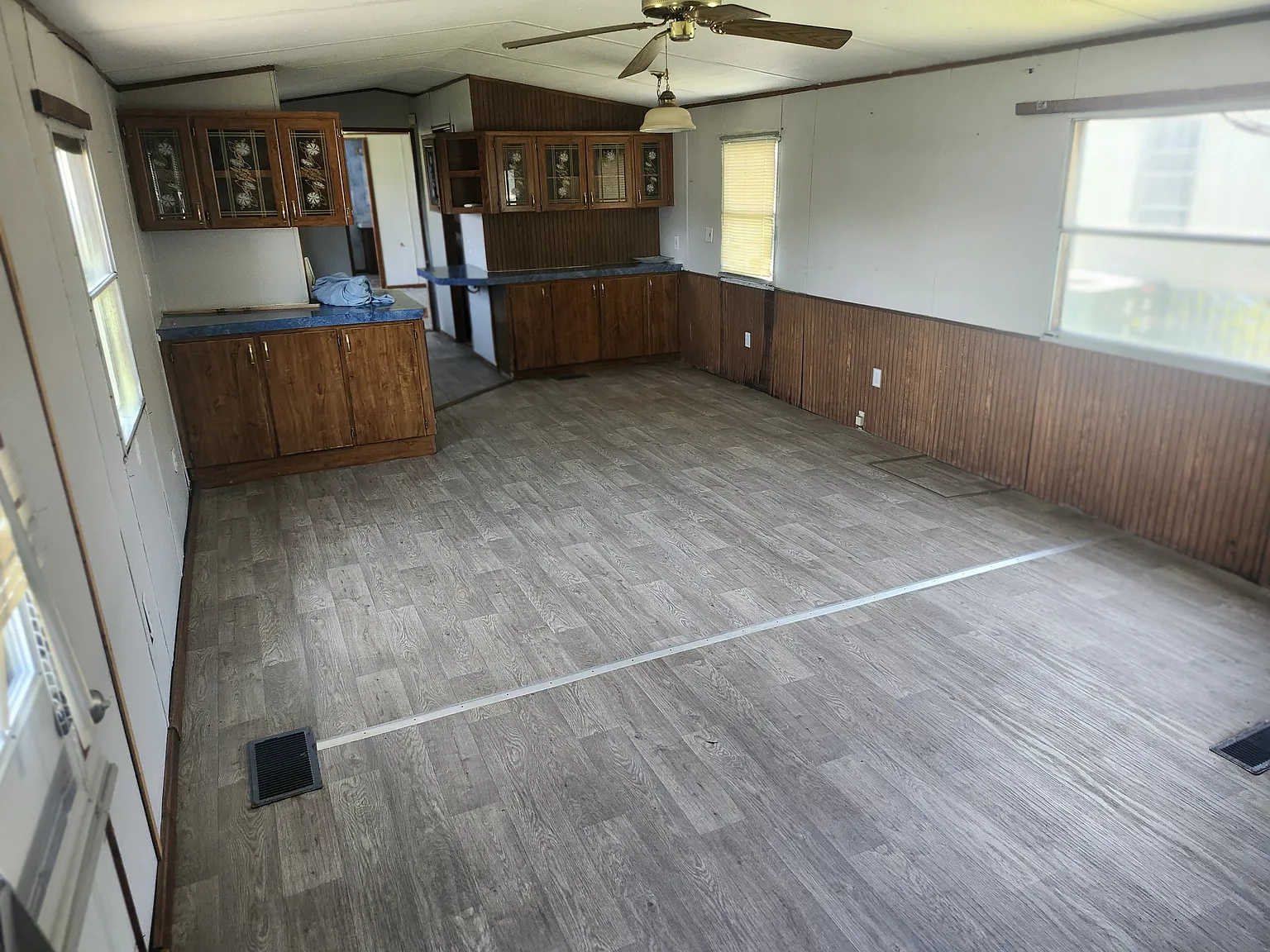 2 bed, 900 sqft, $995 — Photo 2