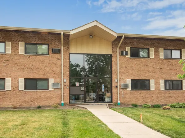 7413 Brookdale Dr #3201, Darien, IL 60561