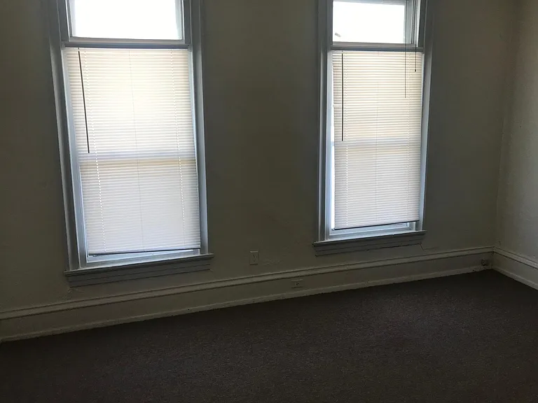 2 S Bradford St #A — Photo 17