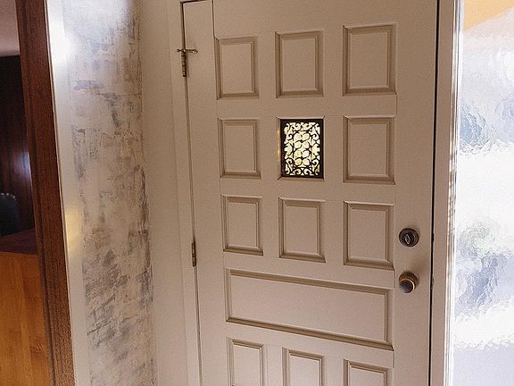 2nd image of 9 Centennial Ln