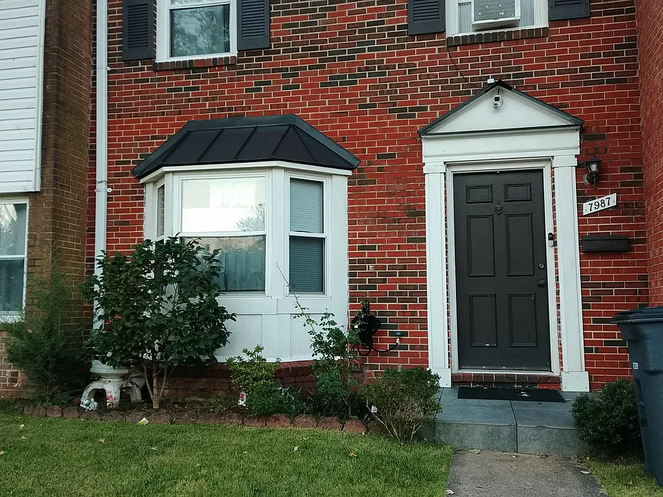 7987 Community Dr