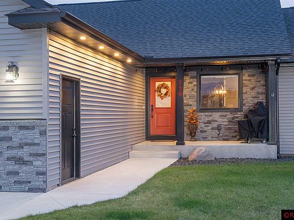 2nd image of 256 Oak Dr