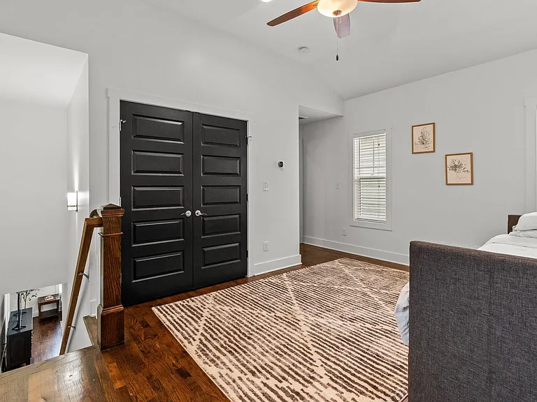1915B Delta Ave — Photo 13