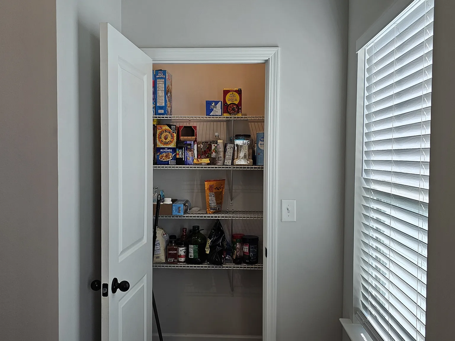 3 bed, 2088 sqft, $2,900 — Photo 3