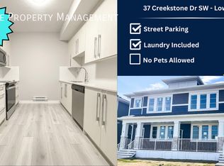 37 Creekstone Dr SW, Calgary, AB T2X4Y2