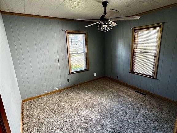 4th image of 533 W Harris Ave