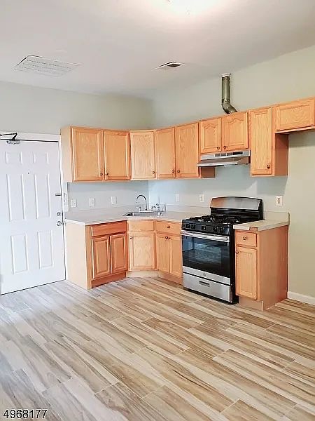 1st image of 297 Ellis Ave #6C