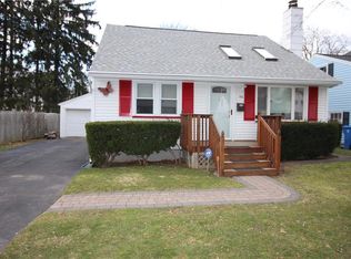 160 Winstead Rd, Rochester, NY 14609