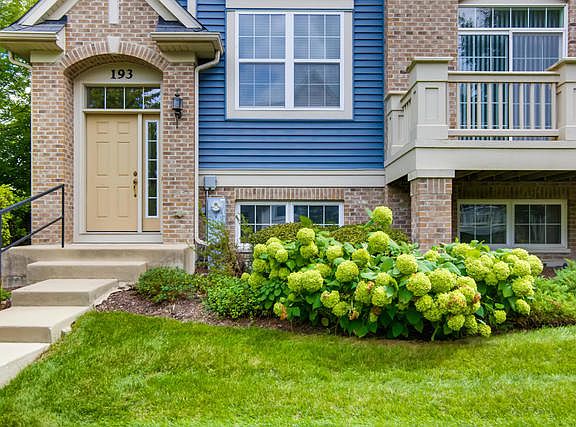 2nd image of 193 Goldenhill St #193