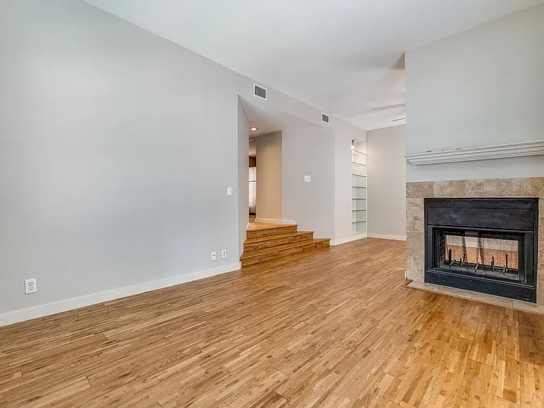 3901 Travis St #107 — Photo 1
