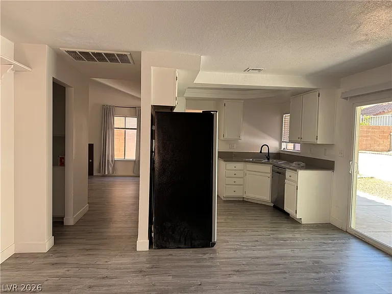 2507 Berwick Ct — Photo 6
