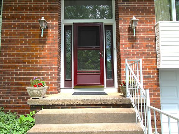 5th image of 331 Roberts Ln