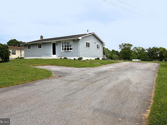 2nd image of 19 Hoover Dr
