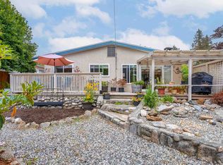 5635 Creekside Pl, Sechelt, BC V7Z0N4