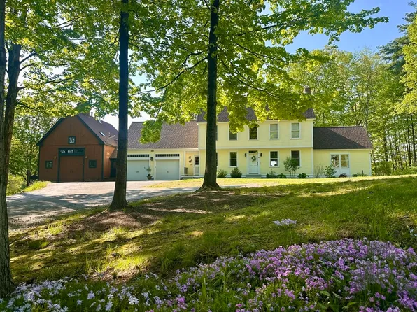 41 Prescott St, Pepperell, MA 01463