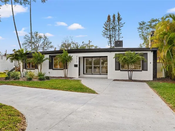 4210 Harrisburg St NE, Saint Petersburg, FL 33703