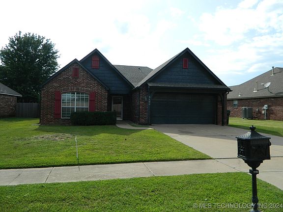 3rd image of 8906 N 152nd East Ave