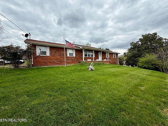 2nd image of 302 S Apache Rd