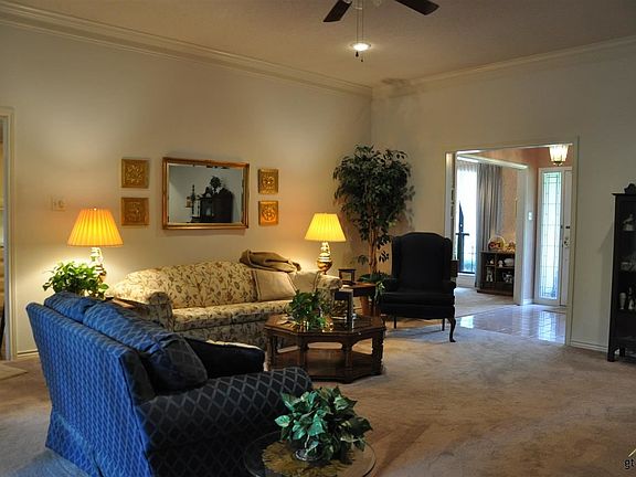 3rd image of 810 Cedar Creek Dr