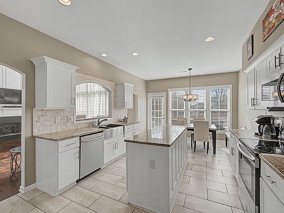 5th image of 637 Logwood Briar Cir