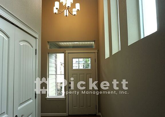 3rd image of 3827 Portside Dr