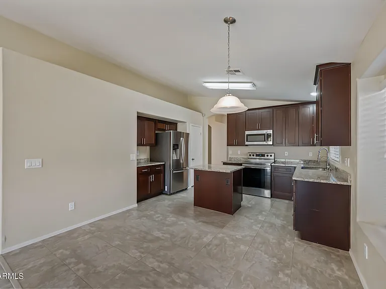 5203 W Buffalo St — Photo 11