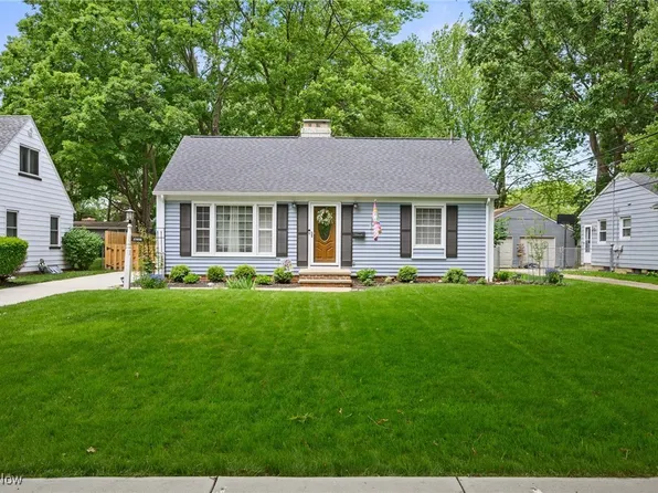 23858 Oak Ln, North Olmsted, OH 44070