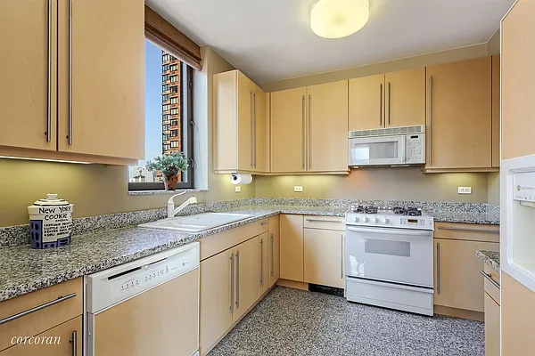 Sold by Corcoran | media 4