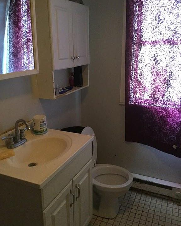 2nd image of 80 Franklin St APT 3