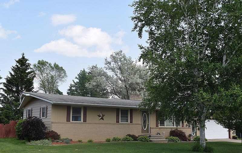 1st image of 5433 Lorraine Ct