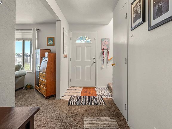 4th image of 58905 Alexandra Ln