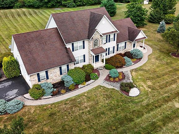 5th image of 153 Chase Hollow Dr