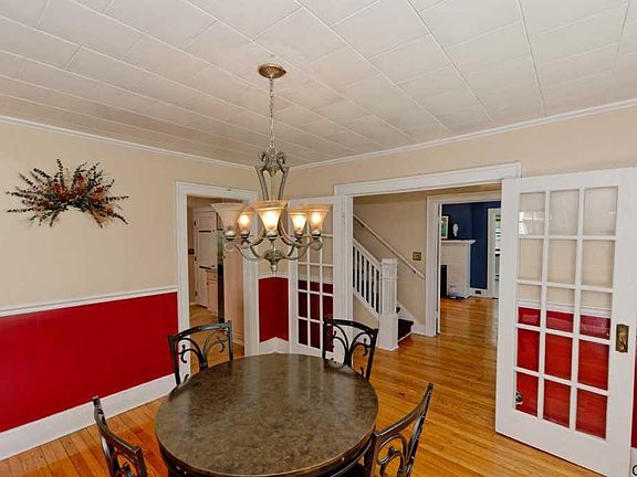 3rd image of 7 Parkwood St