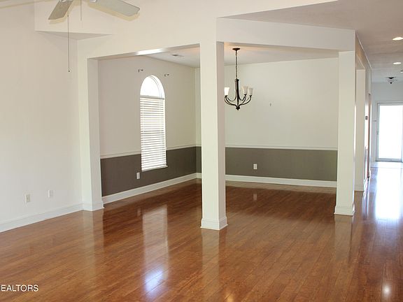 5th image of 200 Willington Pl