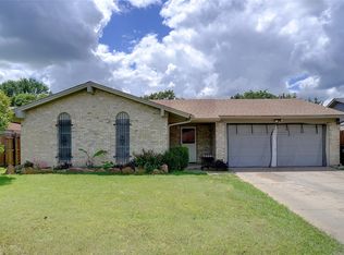 4613 Navajo Trl, Balch Springs, TX 75180