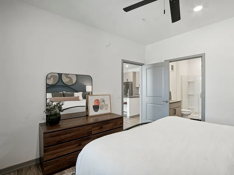 The Maddox Luxury Apartments — Photo 53