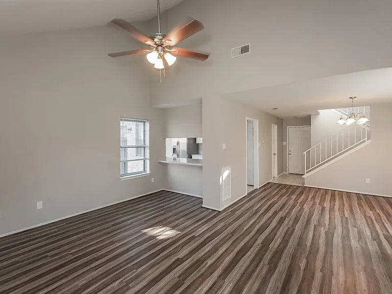 6915 Eagle Ridge Dr — Photo 4