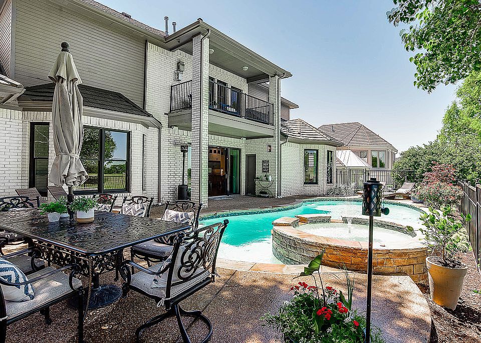 2nd image of 6621 Bermuda Dunes Dr